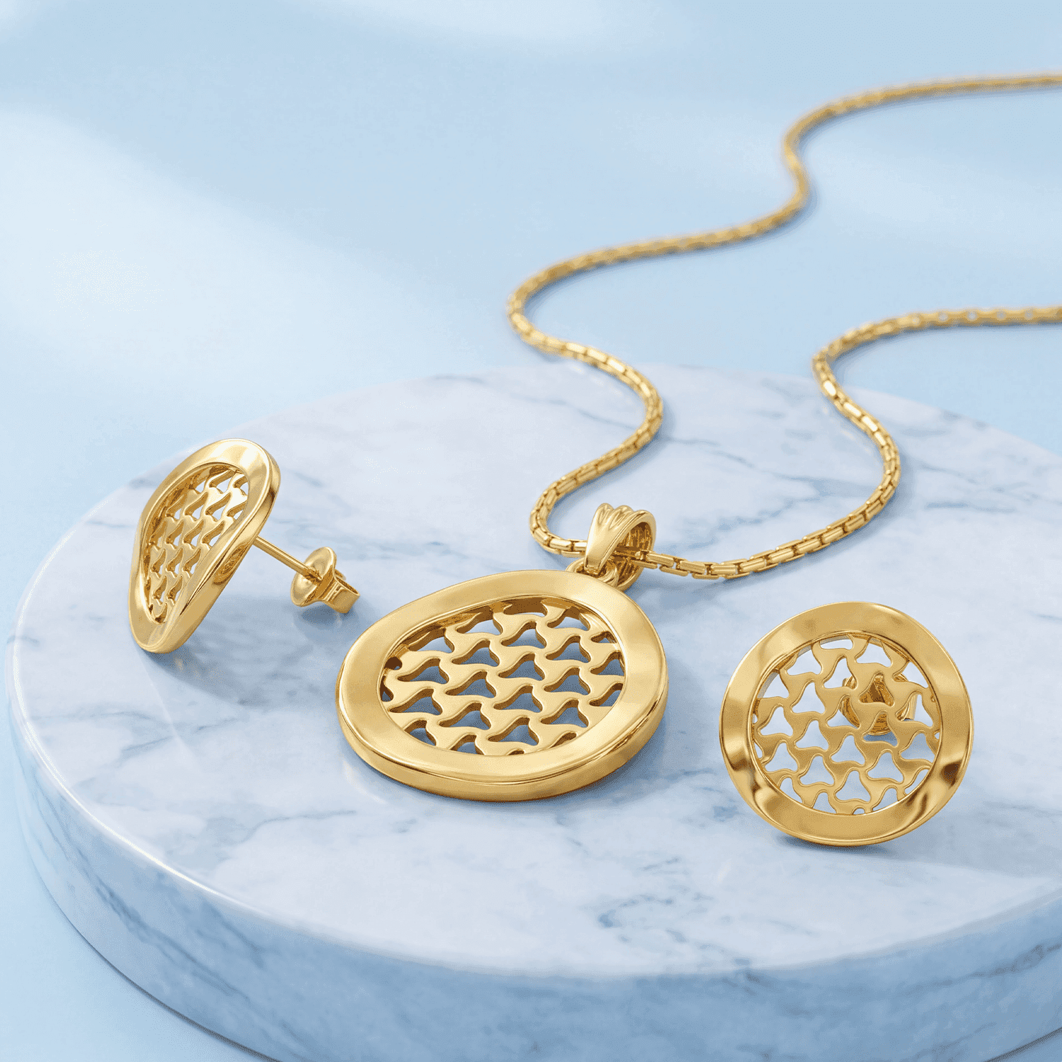 BEAUTIFULLY CURATED PENDANT SETS